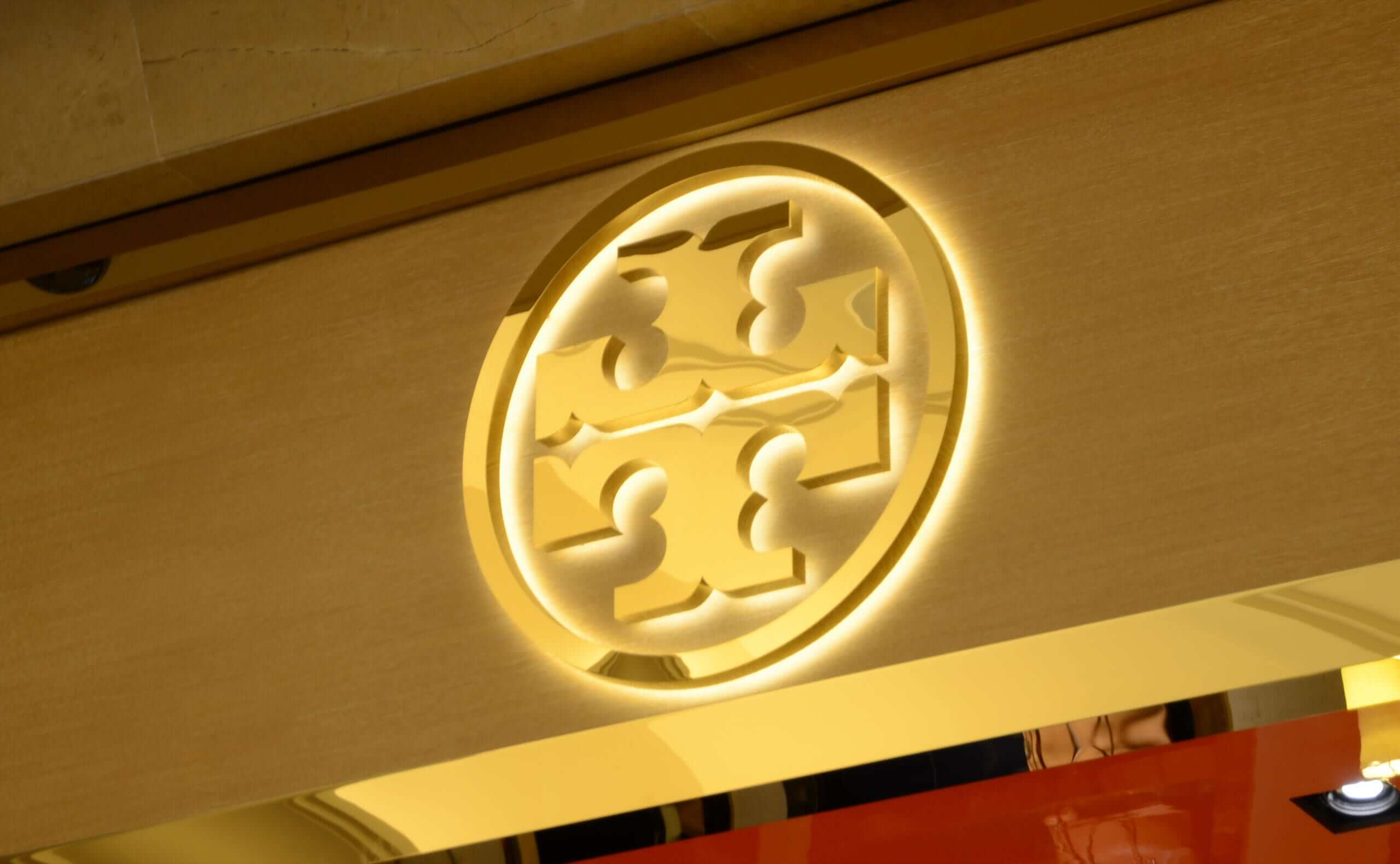 Halo Lit Logo for Tory Burch